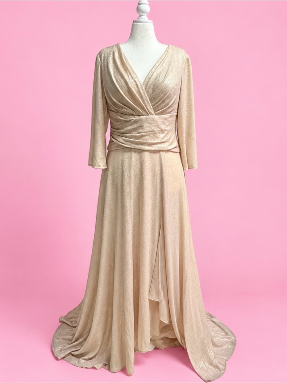 ✨ Oleg Cassini Champagne Metallic Shimmer Formal Dress – Size 14 ✨ - Picture 2 of 6